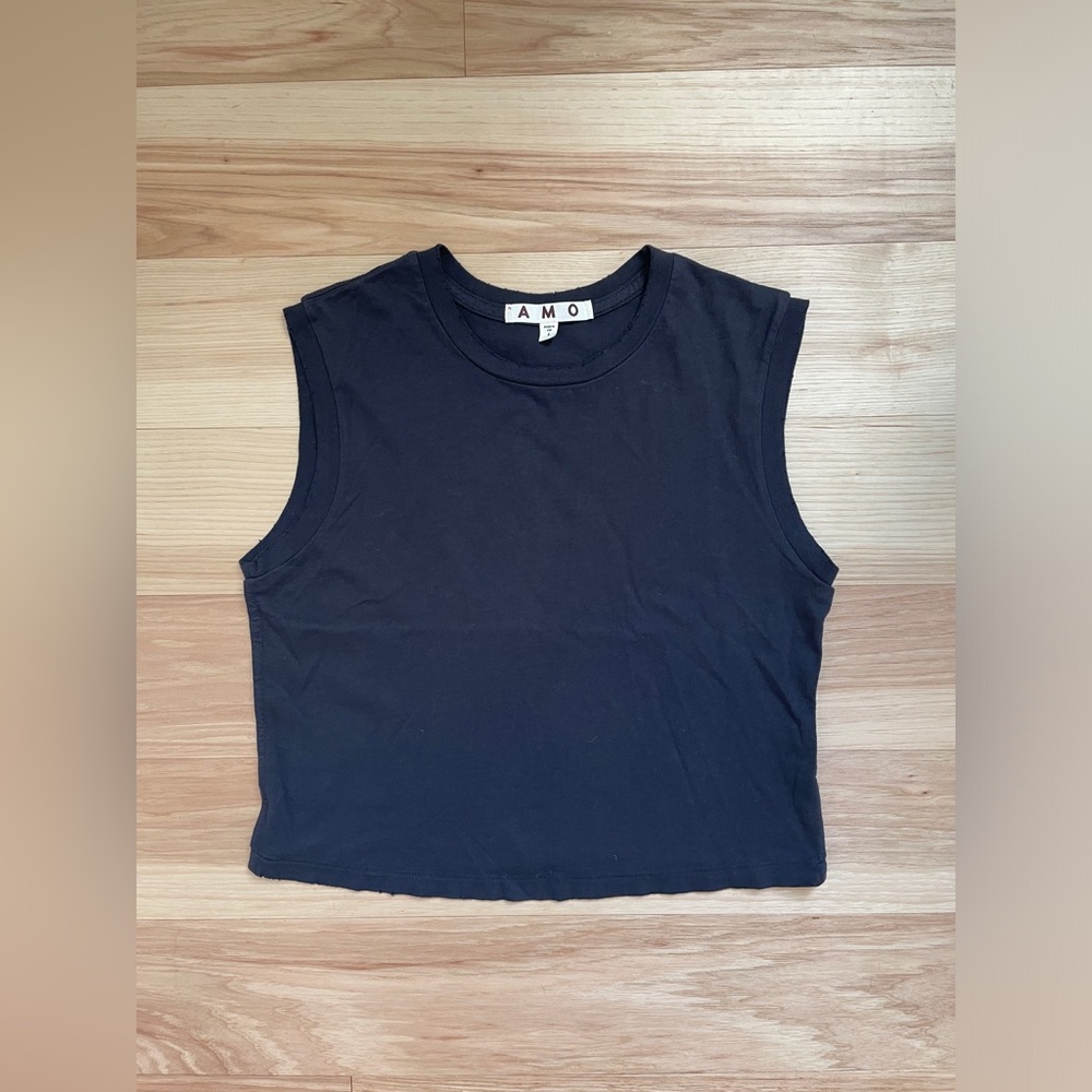 AMO DENIM - SLEEVELESS BABE TEE
VINTAGE BLACK - SIZE SMALL